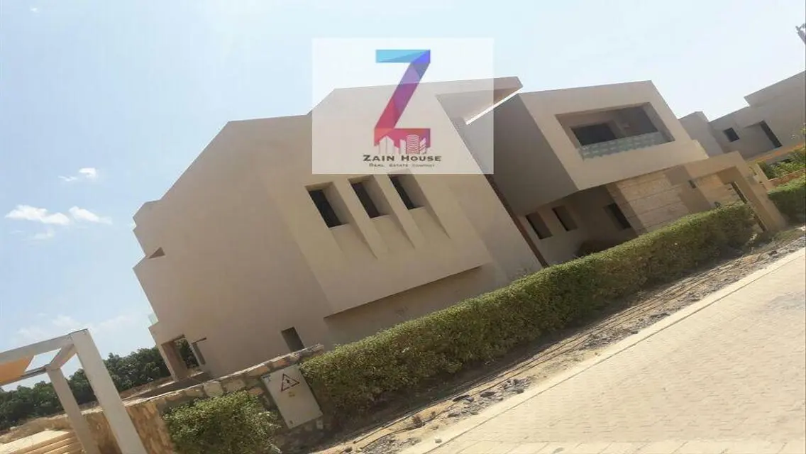 Luxury Apartment with 600 sqm and Balcony