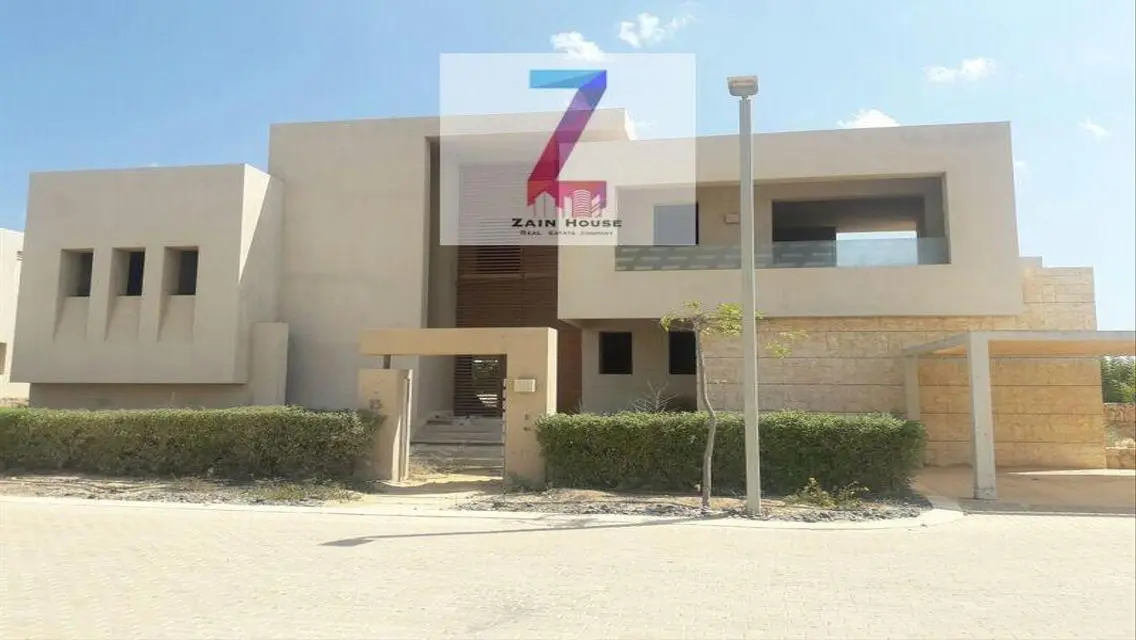 Luxury Apartment with 600 sqm and Balcony