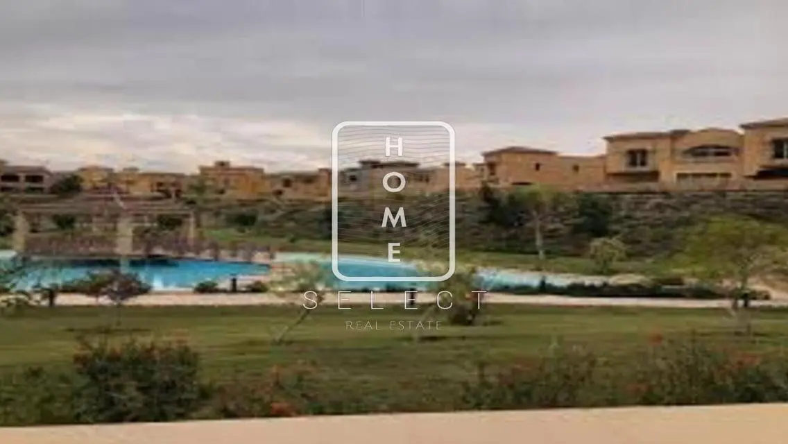 Luxury 5-Bedroom Villa with Garden and Pool in Prime Location