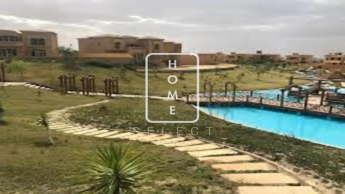 Luxury 5-Bedroom Villa with Garden and Pool in Prime Location