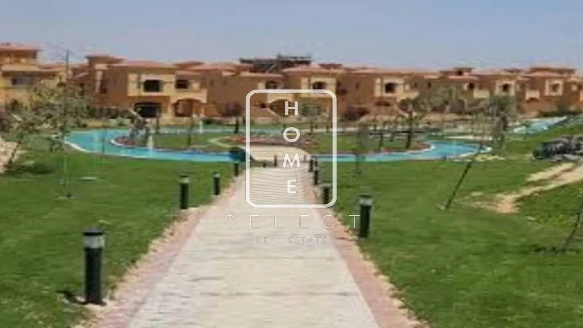 Luxury 5-Bedroom Villa with Garden and Pool in Prime Location