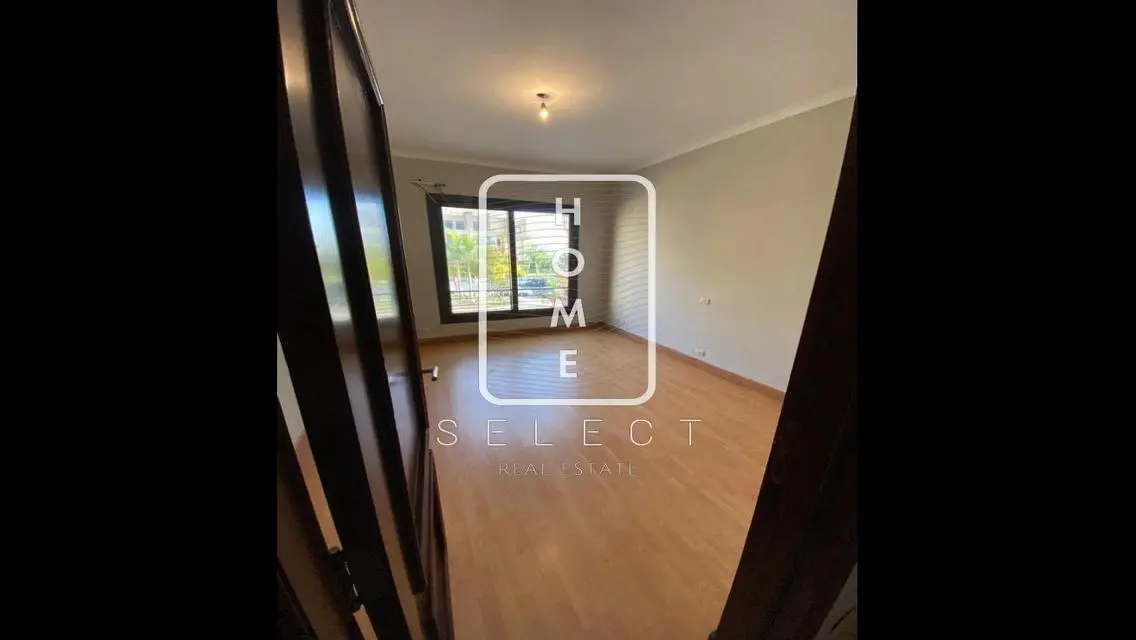 Luxurious Property with Private Garden and Maid's Room