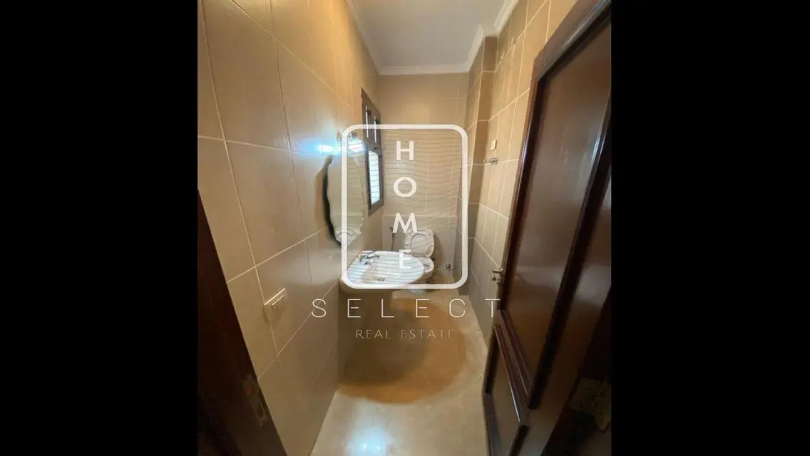 Luxurious Property with Private Garden and Maid's Room