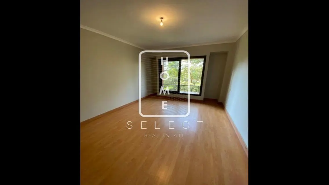 Luxurious Property with Private Garden and Maid's Room