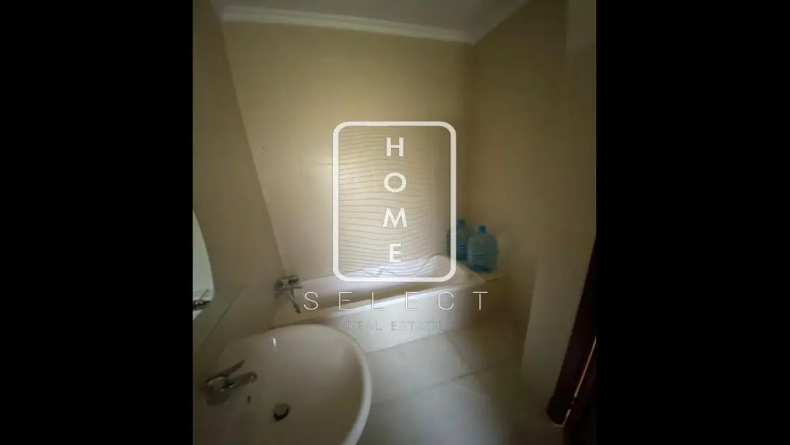 Luxurious Property with Private Garden and Maid's Room