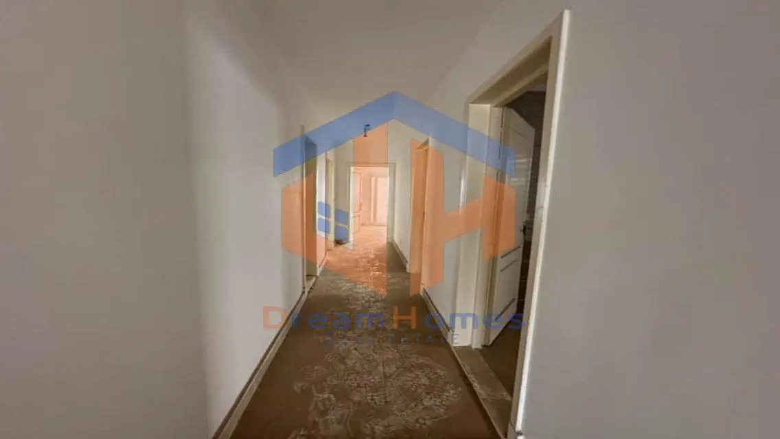 Luxury Villa for Sale in Ideal Location - 200-B12
