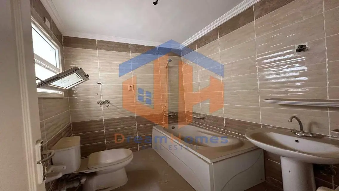 Luxury Villa for Sale in Ideal Location - 200-B12