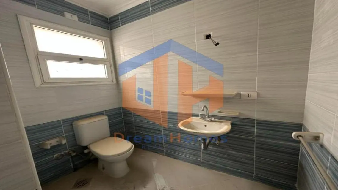 Luxury Villa for Sale in Ideal Location - 200-B12