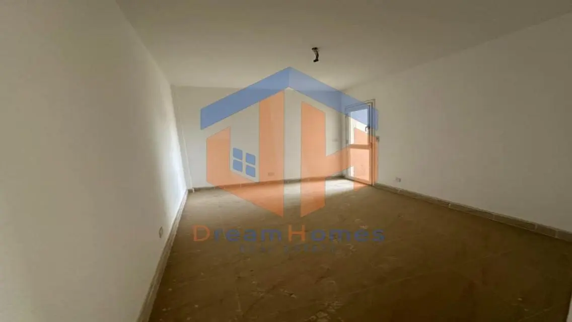 Luxury Villa for Sale in Ideal Location - 200-B12