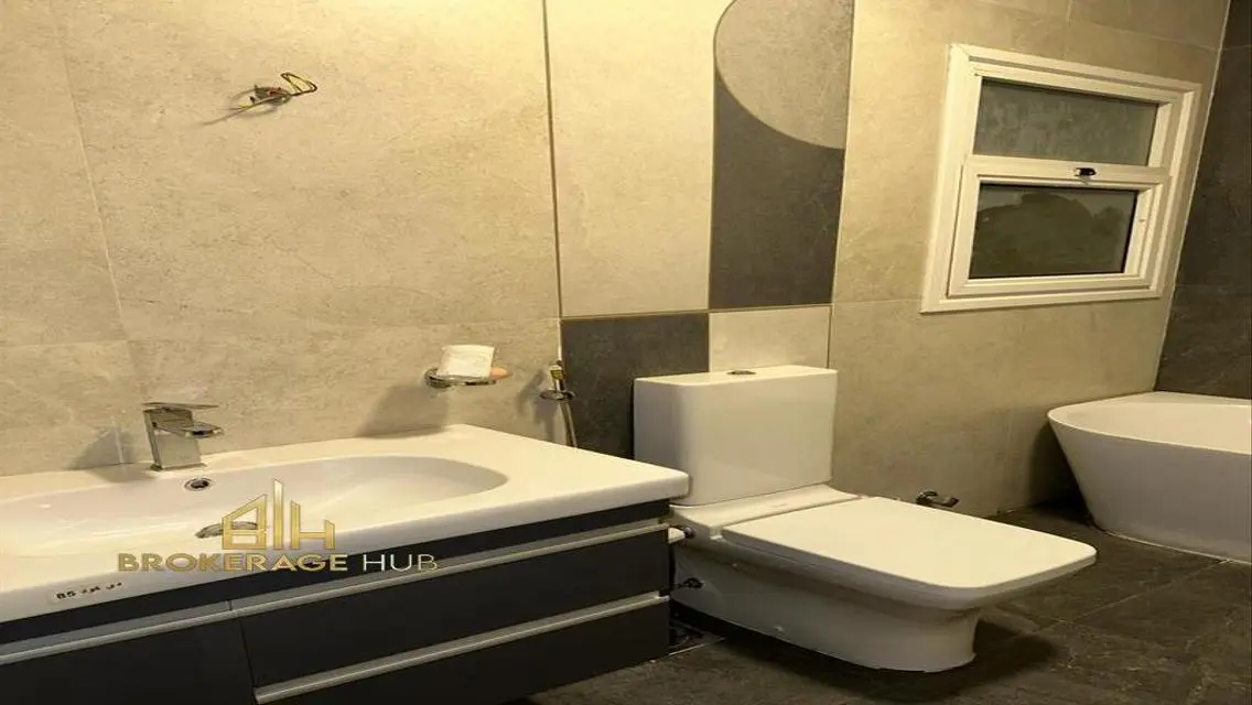 Luxurious Apartment of 203 SQM in October