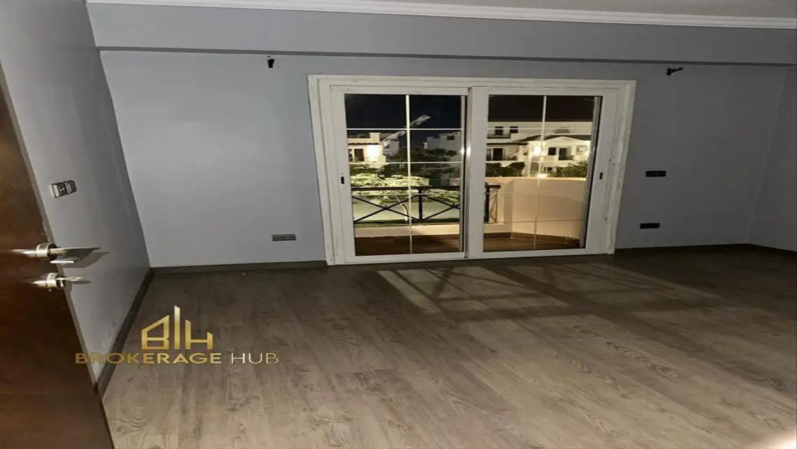 Luxurious Apartment of 203 SQM in October