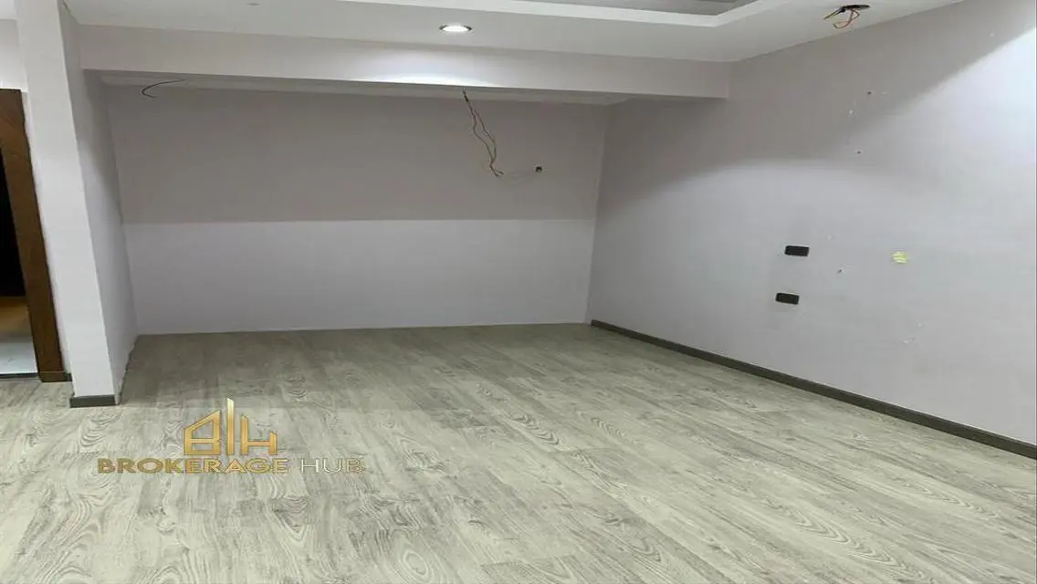 Luxurious Apartment of 203 SQM in October