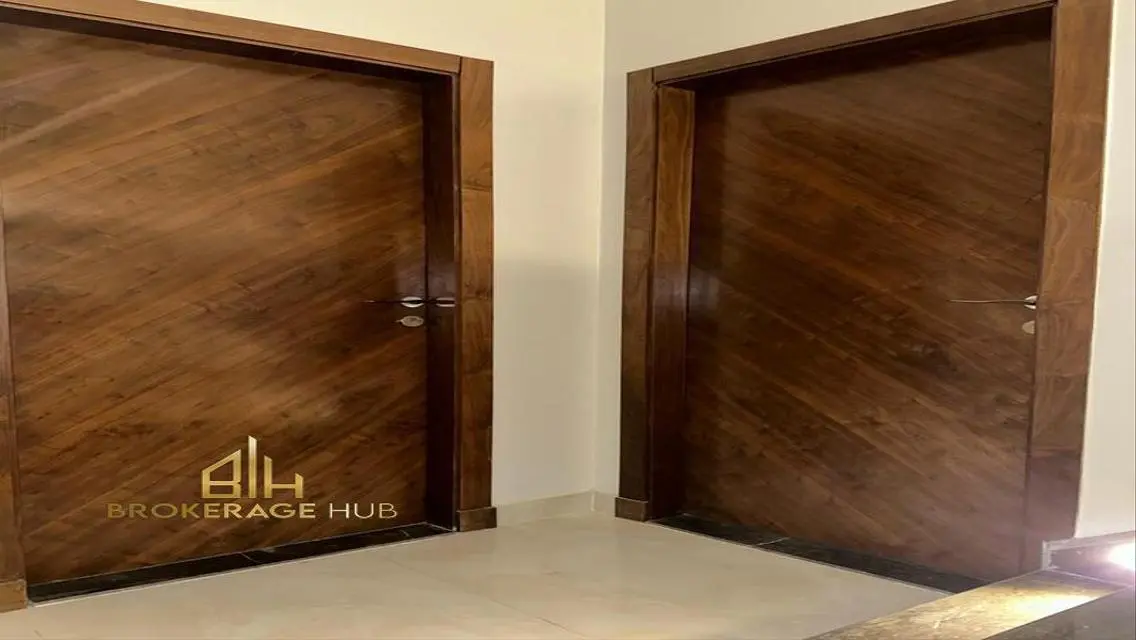 Luxurious Apartment of 203 SQM in October