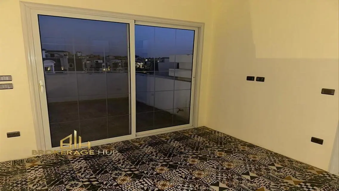 Luxurious Apartment of 203 SQM in October