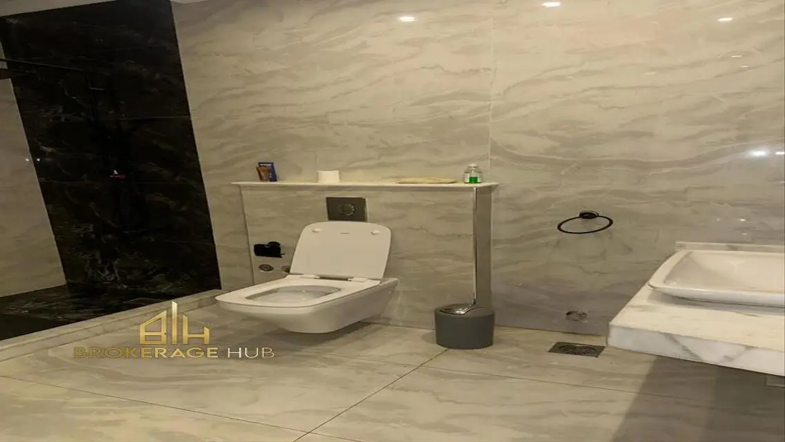 Luxurious Apartment of 203 SQM in October