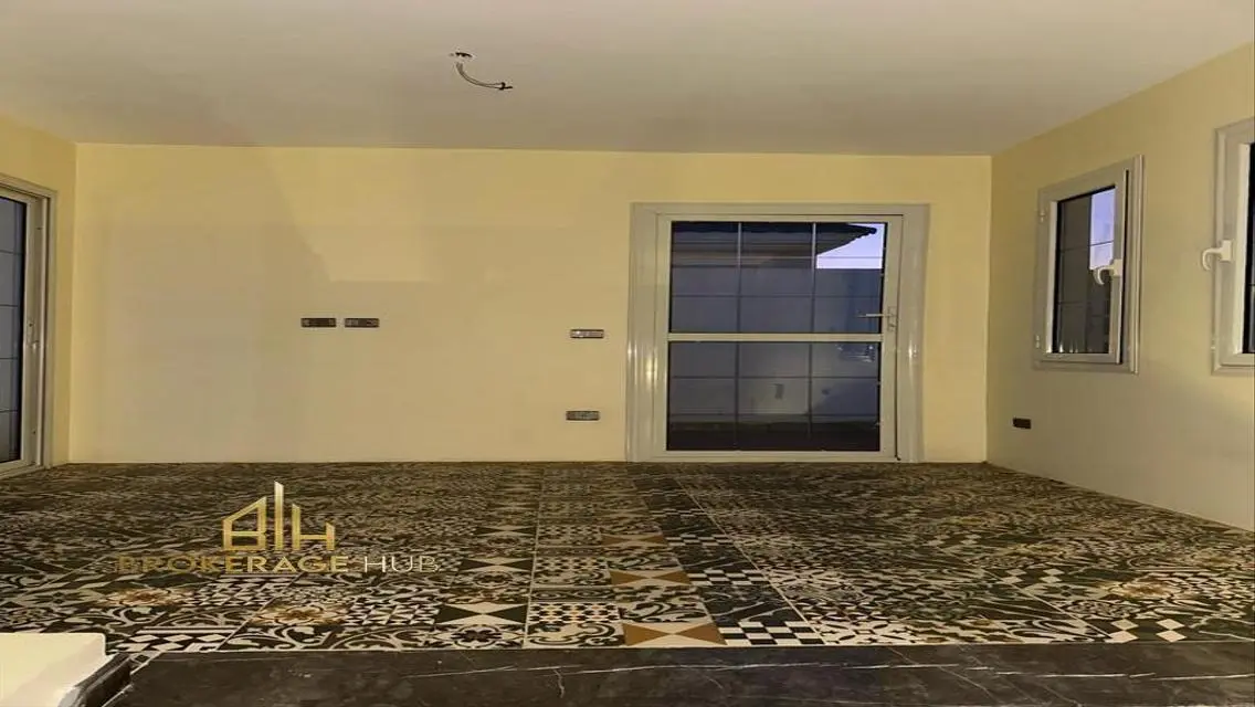 Luxurious Apartment of 203 SQM in October