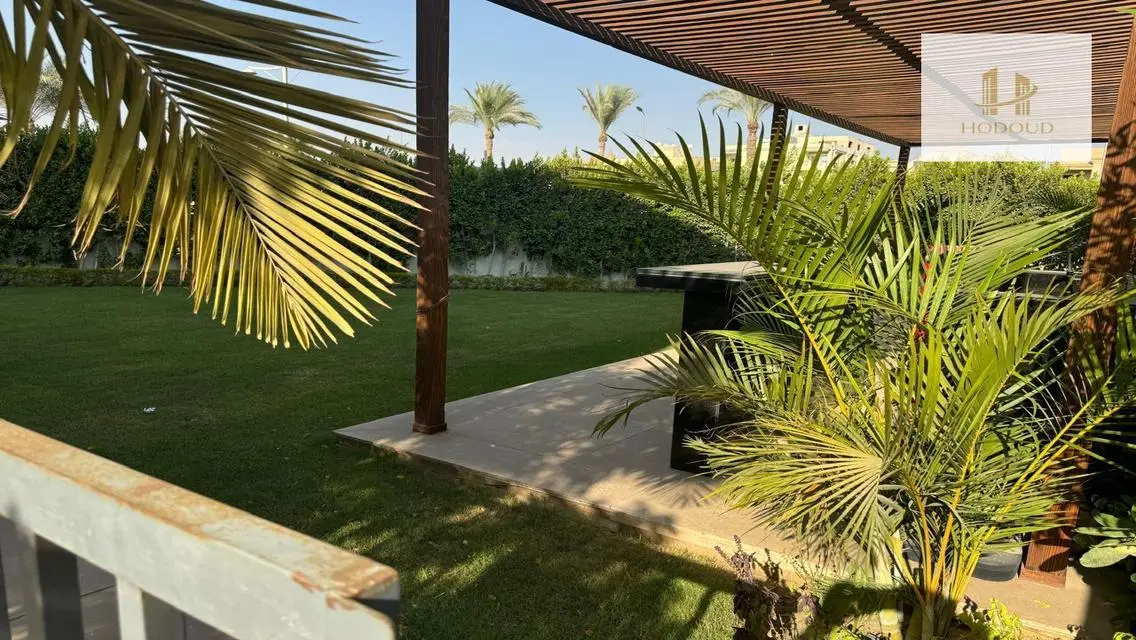 عقار بمساحة مذهلة وسعر رائع