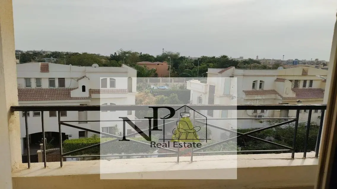 Stylish Apartment in the Heart of the City with Balcony and Great Amenities