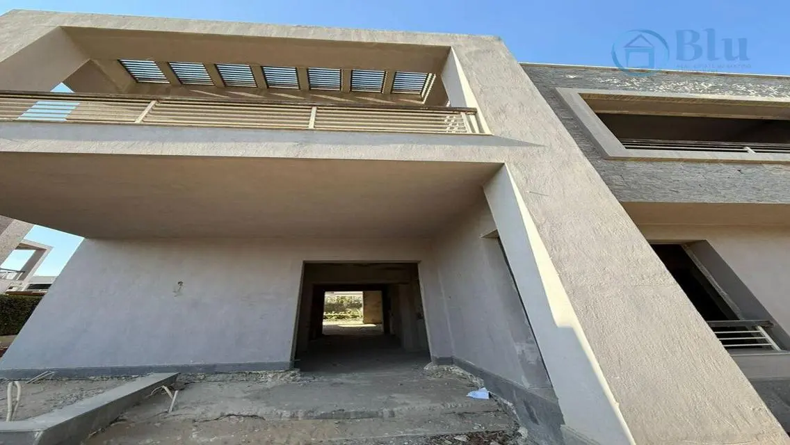 Luxurious Apartment with Private Garden and Maid Room
