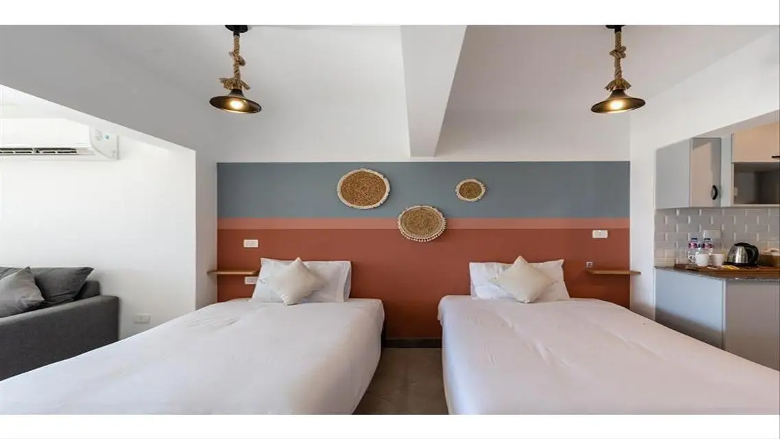 Luxury Apartment with 15m Space, Private Garden and Pool