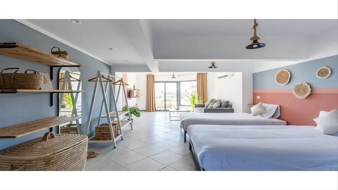 Luxury Apartment with 15m Space, Private Garden and Pool