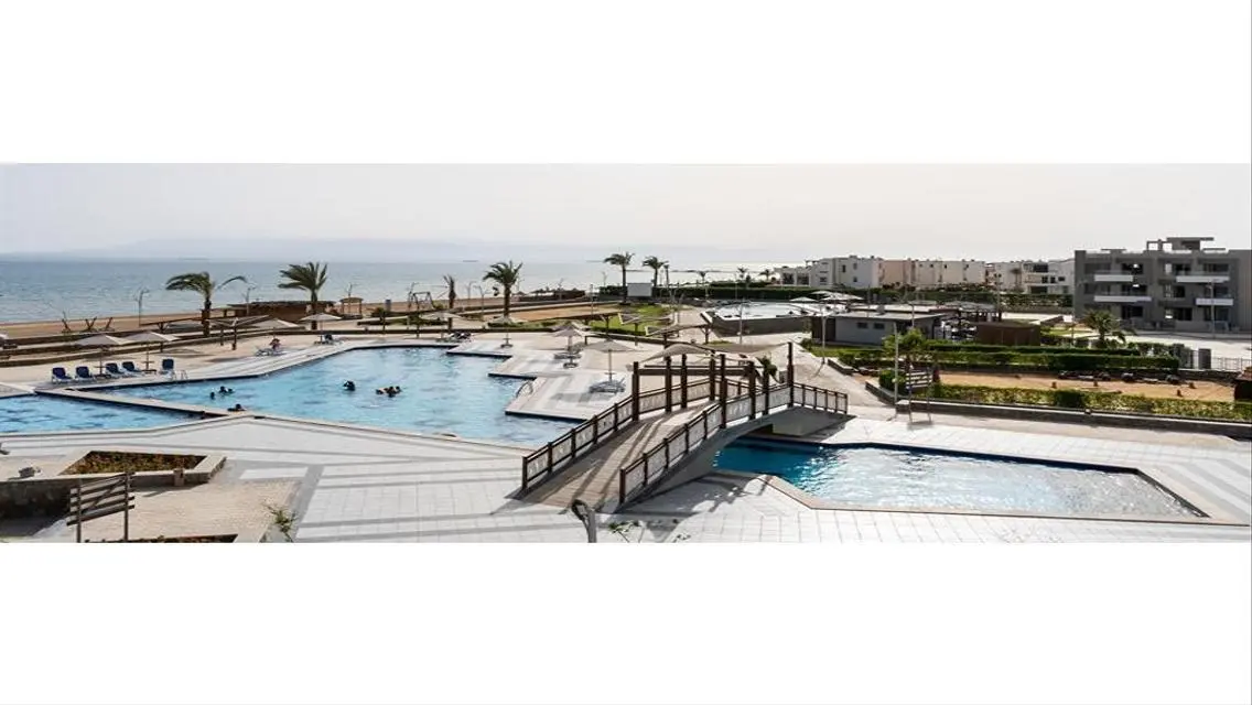 Luxury Apartment with 15m Space, Private Garden and Pool
