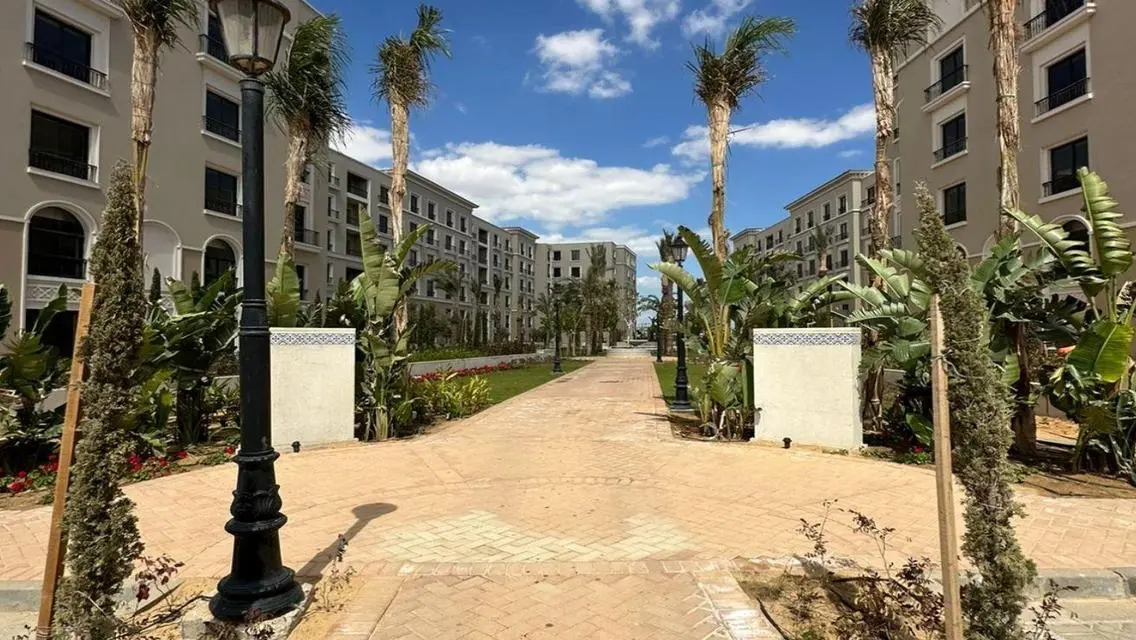 Stunning Apartment with Expansive Space and Luxury Amenities