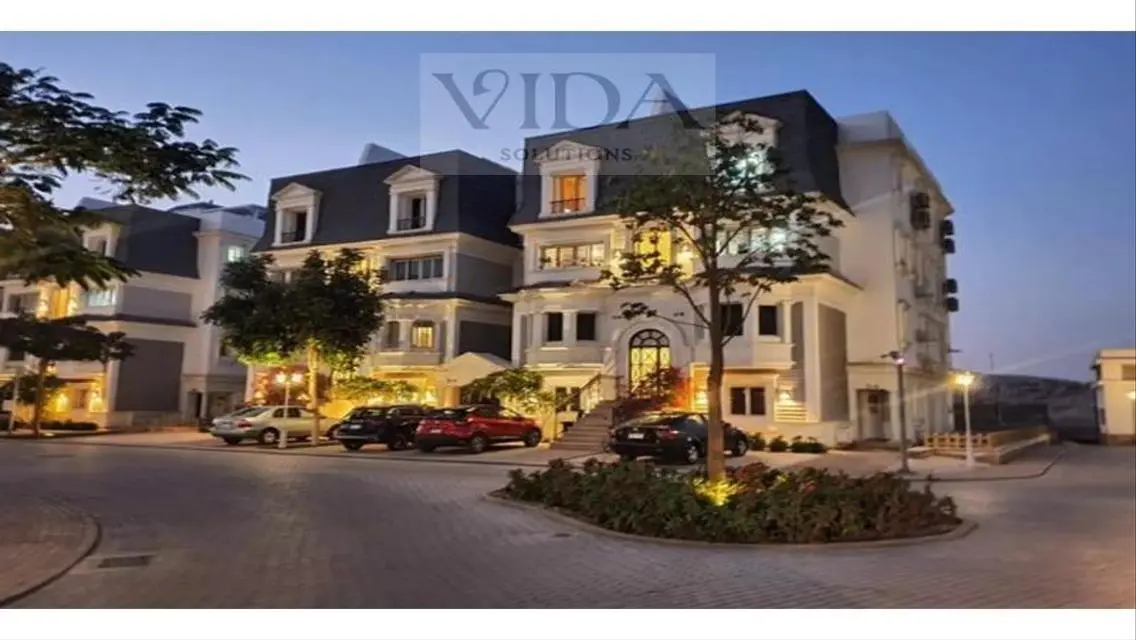 Luxurious Apartment with Balcony and Shared Pool