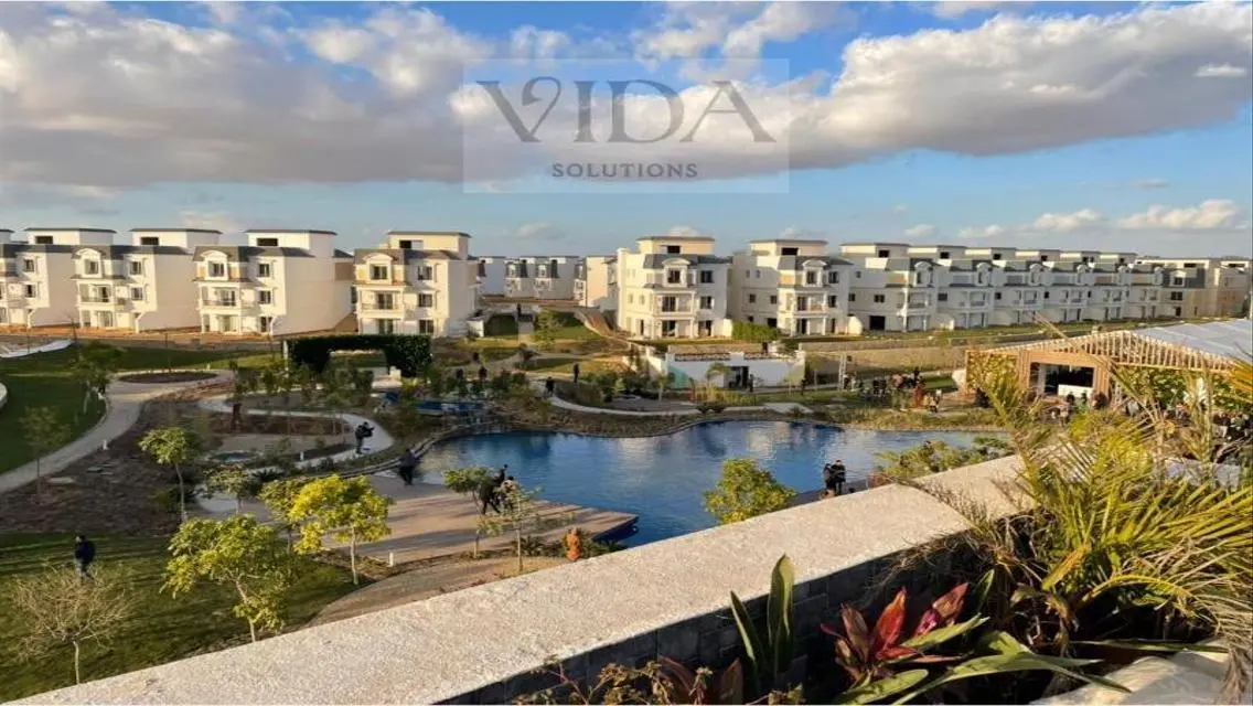 Luxurious Apartment with Balcony and Shared Pool