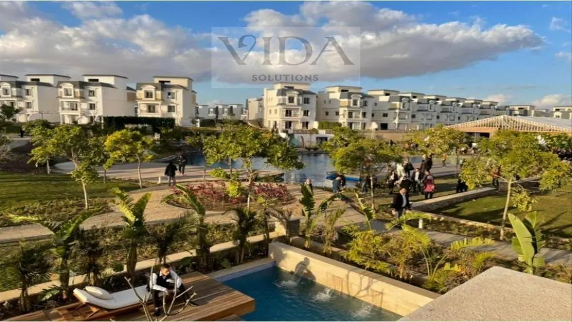 Luxurious Apartment with Balcony and Shared Pool