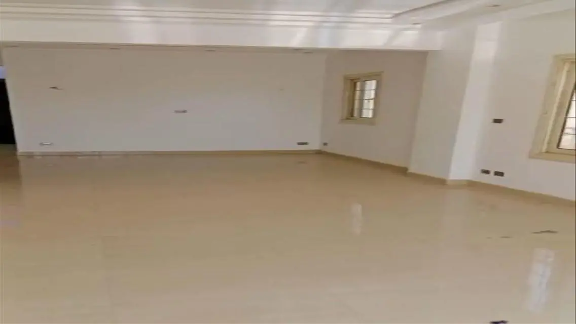 شقة فاخرة للإيجار بموقع متميز