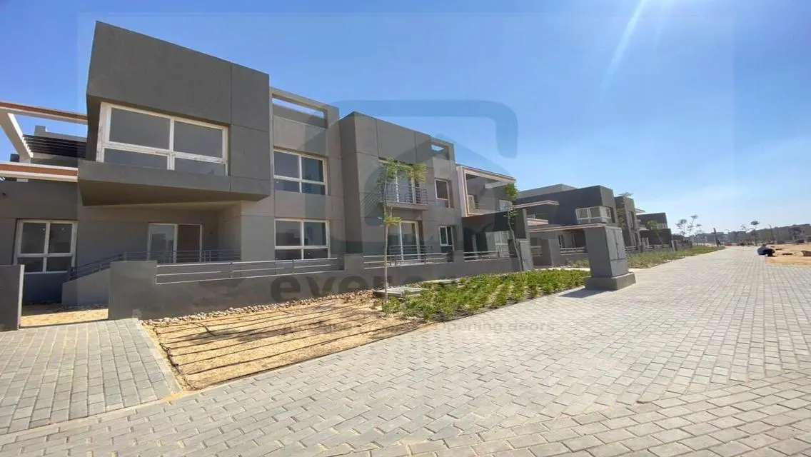 Luxury 3-Bedroom Villa with Stunning Lake Views