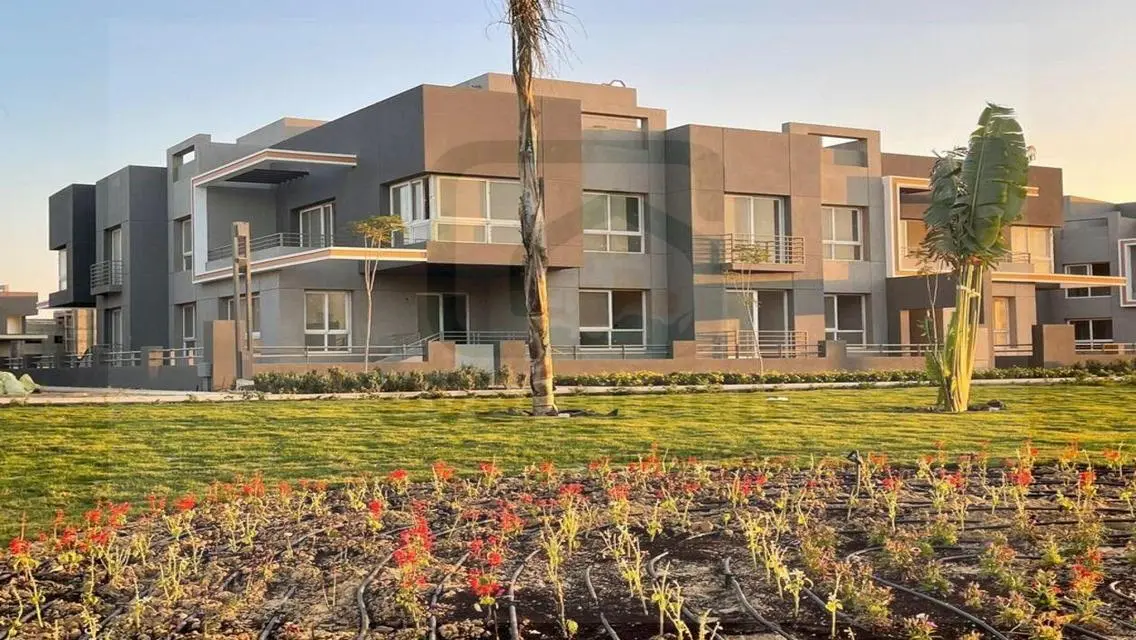 Luxury 3-Bedroom Villa with Stunning Lake Views