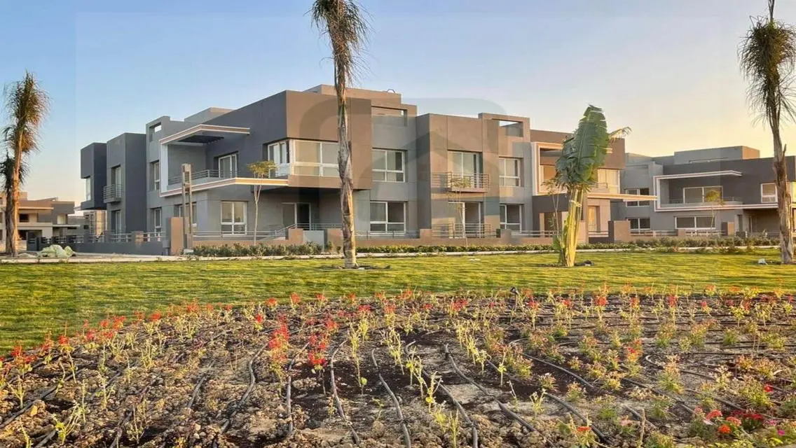 Luxury 3-Bedroom Villa with Stunning Lake Views
