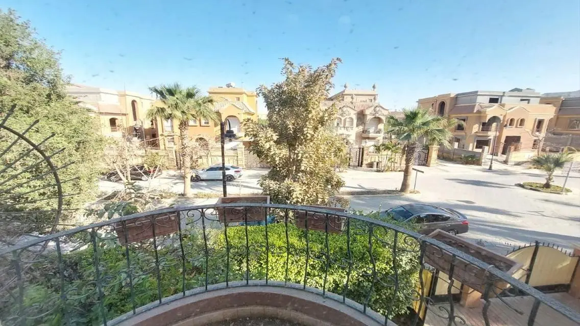 شقة فاخرة بمساحة 280 متر مربع