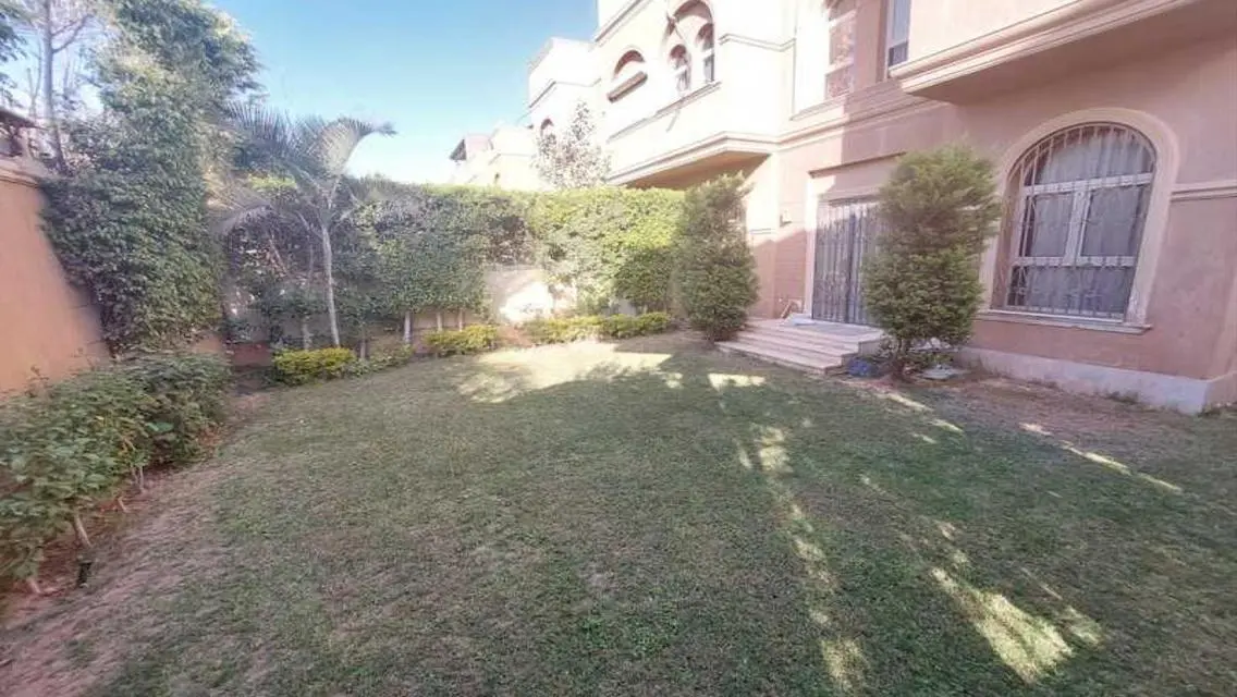 شقة فاخرة بمساحة 280 متر مربع