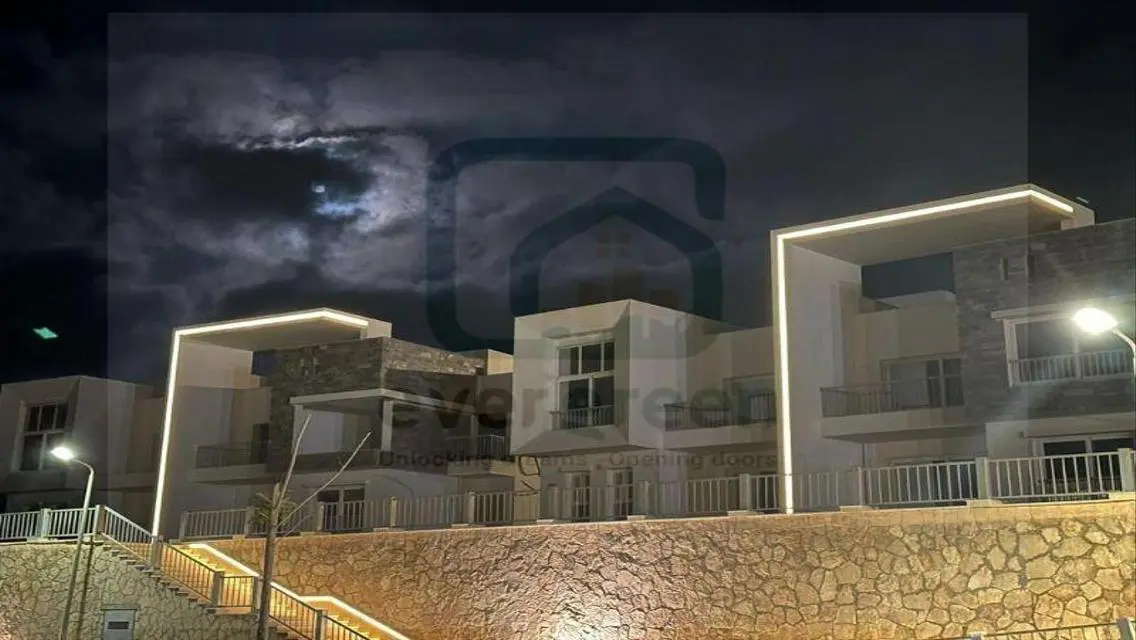 شقة فاخرة مطلة على البحر للبيع