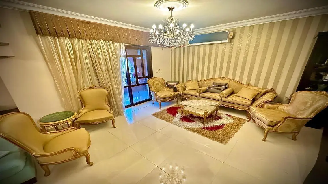 شقة مميزة بفيو رائع 90 متر