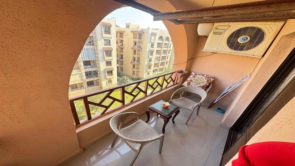 شقة مميزة بفيو رائع 90 متر