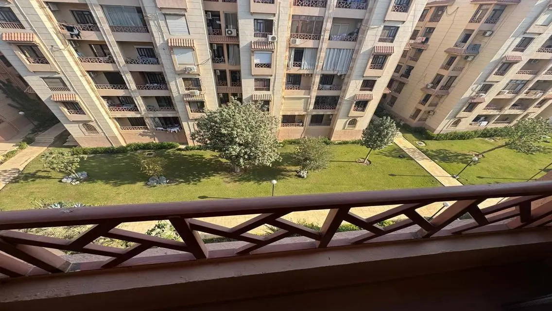 شقة مميزة بفيو رائع 90 متر