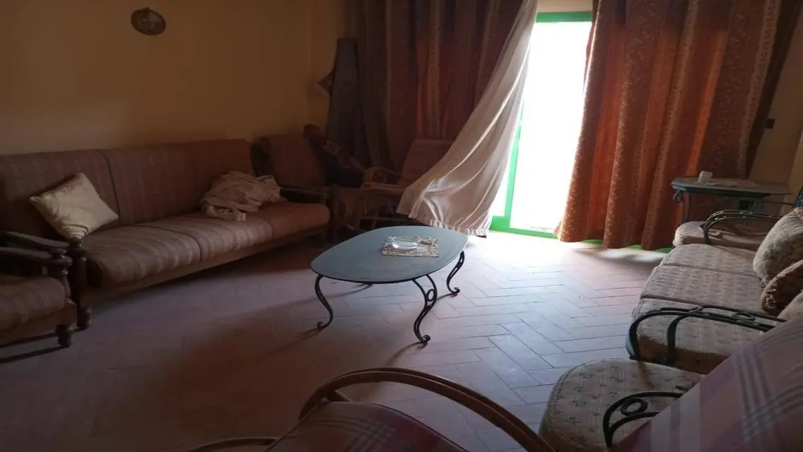 فيلا فاخرة معتيسي على البحيرات بسعر مذهل