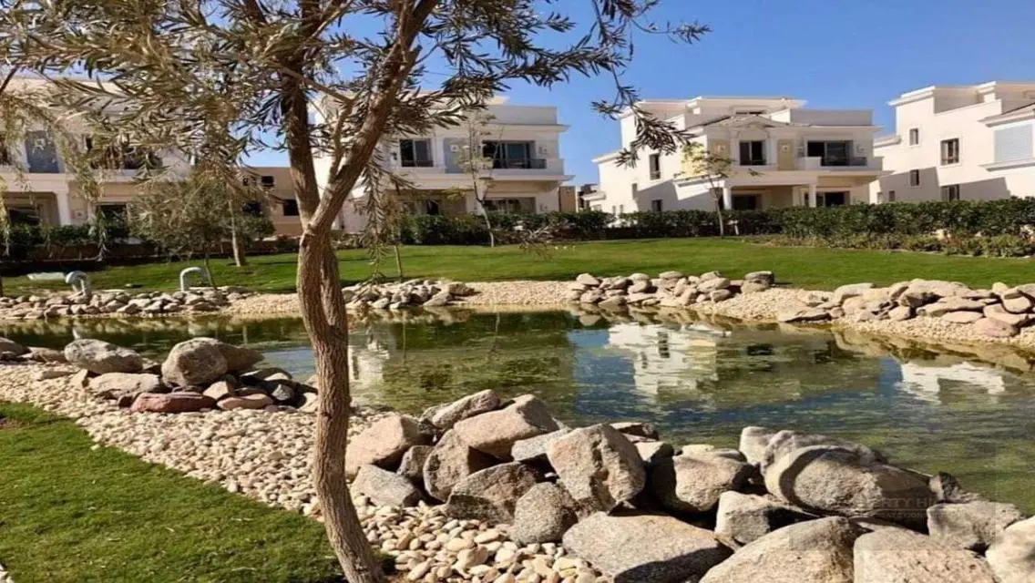Luxury Villa with Private Garden and Exceptional Amenities