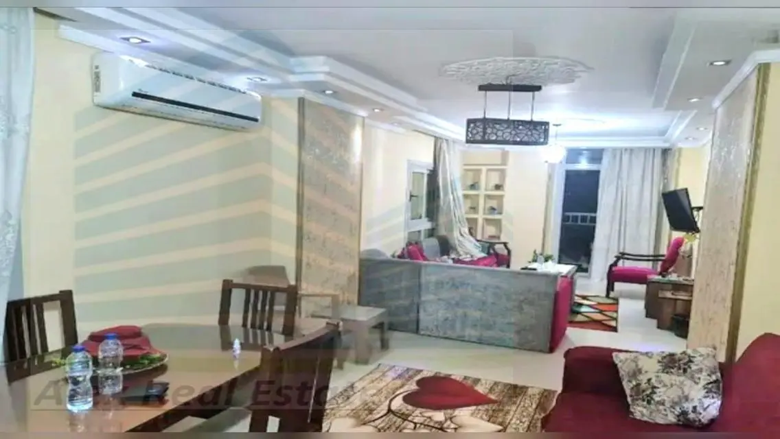 شقة رائعة للإيجار على بحيرات بسعر 21000 جنيهاً