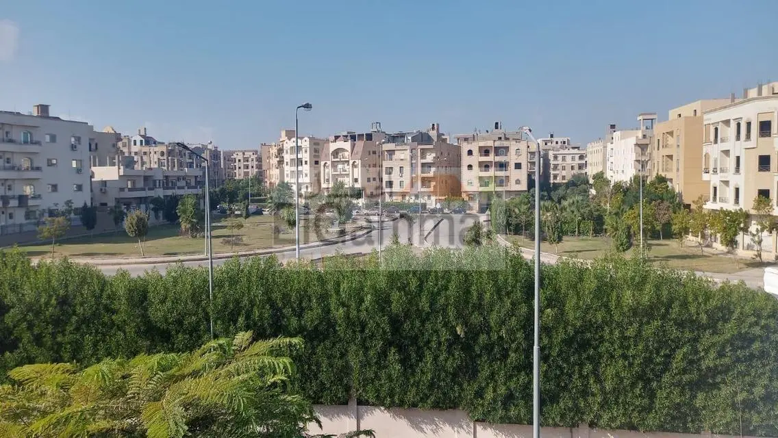 فيلا فاخرة مع حديقة خاصة ووسائل راحة متميزة