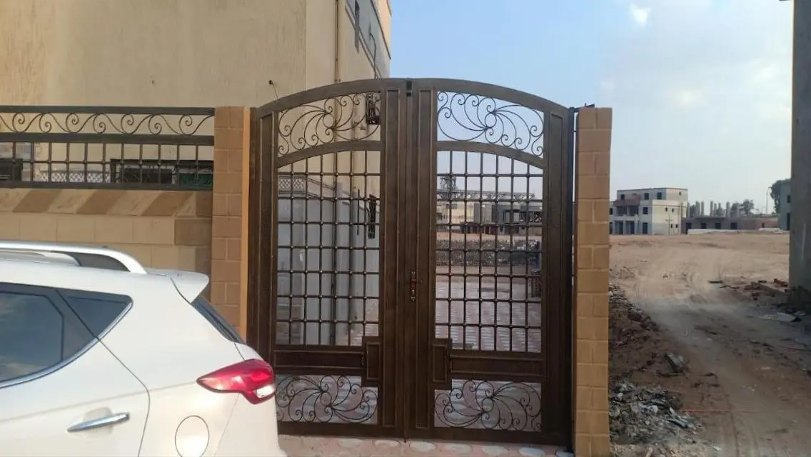 فيلا فاخرة مع حديقة ومسبح خاص