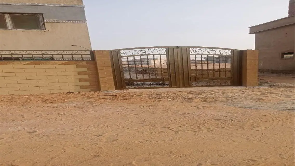 فيلا فاخرة مع حديقة ومسبح خاص