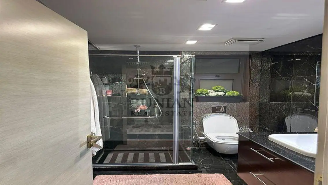 Luxurious Apartment in Dusit Thani