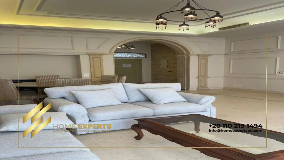 Luxury Apartment with Lake View