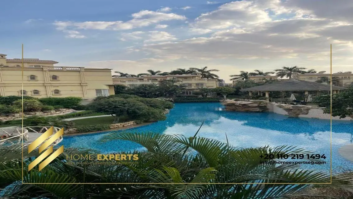 Luxury Apartment with Lake View