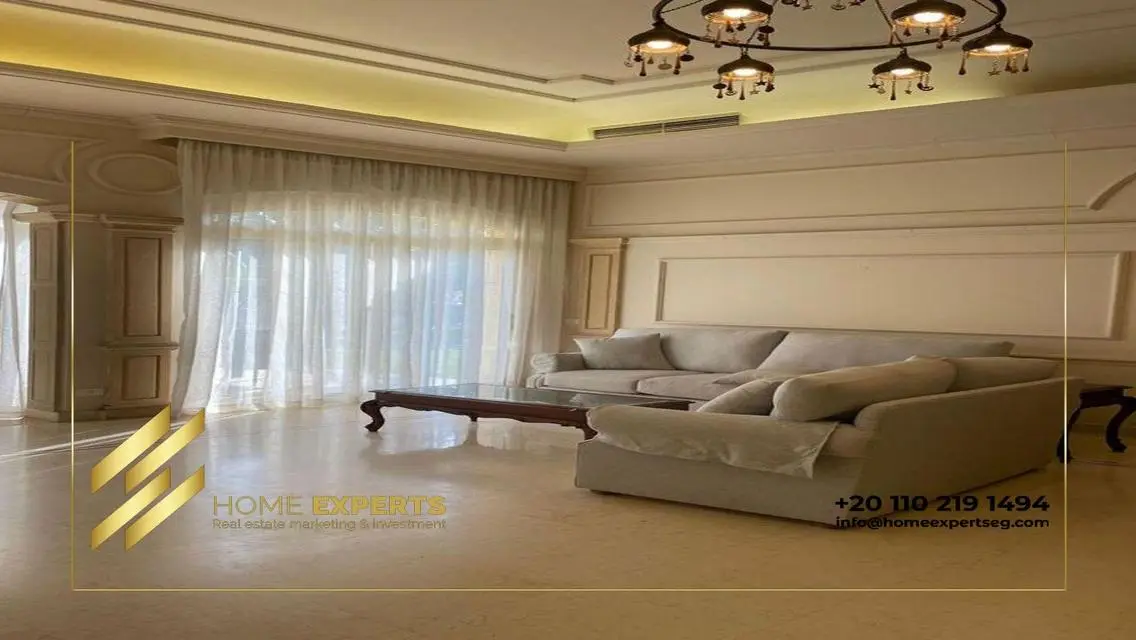 Luxury Apartment with Lake View